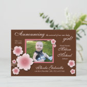 ピンクのさくらんぼの花と茶色の出産のお知らせ 案内状 (スタンド正面)