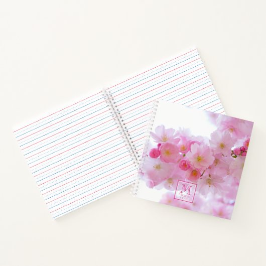 ピンクのさくらんぼの花の写真 – モノグラムの ノートブック (内部)