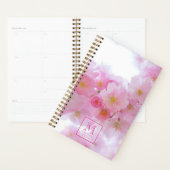 ピンクのさくらんぼの花の写真 – モノグラムの プランナー手帳 (ディスプレー)