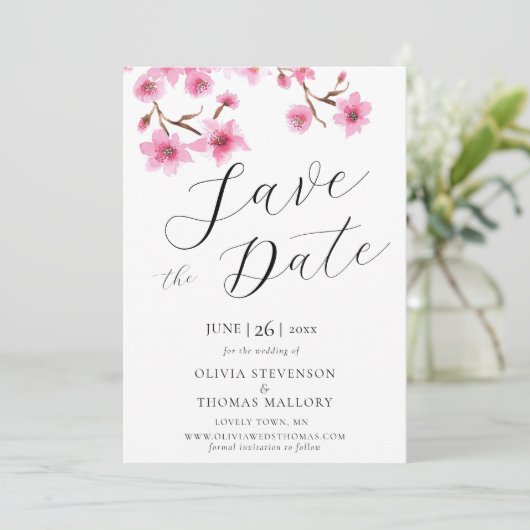 ピンクのさくらんぼの花写真結婚式の日付を保存 招待状 (スタンド正面)