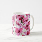 ピンクのさくらんぼ花水色シームレス。 コーヒーマグカップ (正面右)