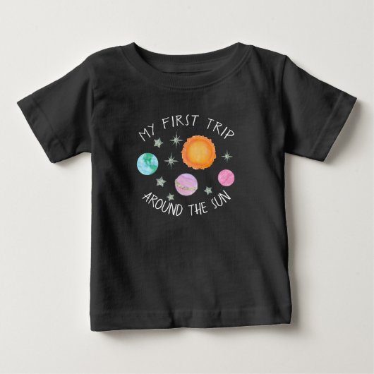 ピンクののまわりに最初の旅サンガールの1歳の誕生日 ベビーTシャツ (正面)