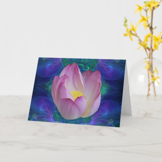 ピンクのはすの花はすぐによく得ます カード (黄色い花)