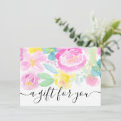 ピンクのゆったりとしたフローラの水色のギフト証明書 (スタンド正面)