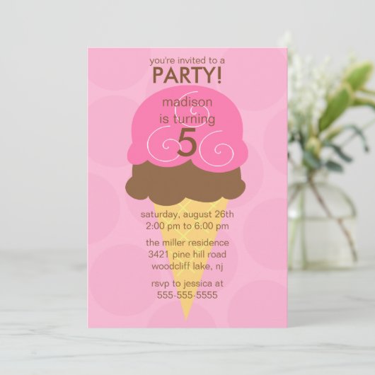 ピンクのアイスクリームコーンの誕生日の招待状 招待状 (スタンド正面)