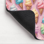 ピンクのアイスクリームコーン マウスパッド (コーナー)
