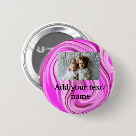 ピンクのアクリル大理石を注ぐテキストの写真thro 缶バッジ (正面&裏面)