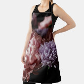 ピンクのアスターブーケ:バロック照明。 エプロン (インサイチュ)