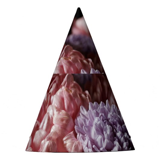 ピンクのアスターブーケ：バロック照明。 パーティーハット (正面)