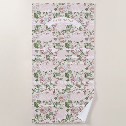 ピンクのアステカトレリスバラパターン名または引用文 ビーチタオル (正面)