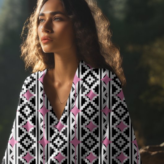 ピンクのアステカ模様 ビーチタオル