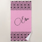 ピンクのアステカ模様 ビーチタオル (正面)