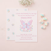 ピンクのイチゴの蝶の女の子のベビーシャワー 招待状