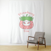 ピンクのイチゴクラシック牛Tシャツ タペストリー (インサイチュ)