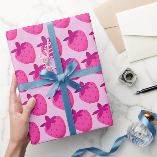 ピンクのイチゴ畑夏かわいいフルーツ ラッピングペーパー (ギフト)