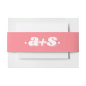 ピンクのイニシャルレトロインスパイアgroovy 70s結婚の 招待状ベリーバンド (正面例)