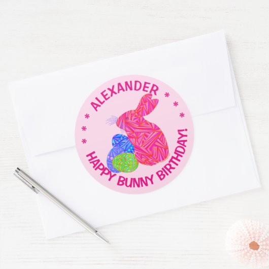 ピンクのイースターバニーイースターをテーマにした誕生日パーティー ラウンドシール (封筒)