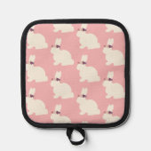 ピンクのイースターバニーエプロン全体 鍋敷き (正面)