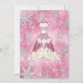 ピンクのウィンターワンダーランドの雪の結晶が、スイート16のドレスを飾る 招待状 (裏面)