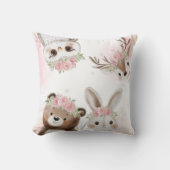 ピンクのウッドランドbohoフレンズ赤ちゃん女の子シャワー クッション (正面)