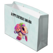 ピンクのウミガメお洒落&かわいい誕生日 ラージペーパーバッグ (裏面アングル)