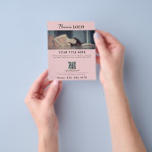 ピンクのエレガントビジネスのプロモシンプルート写真 チラシ (手)