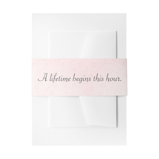 ピンクのエンボスと結婚の引用文招待状ベリー 招待状ベリーバンド (正面例)