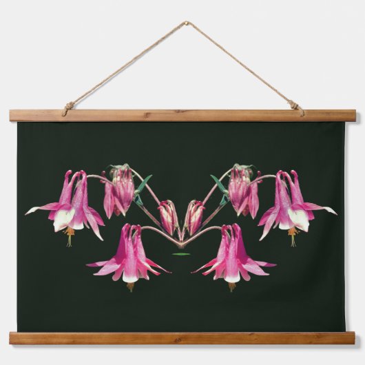 ピンクのオダマキの花のミラー抽象画 吊り下げ型タペストリー (正面)