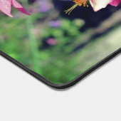 ピンクのオダマキ(植物)の花をクローズアップパーソナライズされた デスクマット (コーナー)