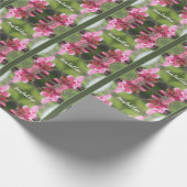 ピンクのオダマキ（植物）フラワークローズアップパーソナライズされた ラッピングペーパー (角)