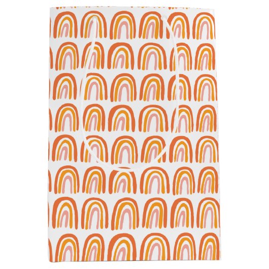ピンクのオレンジ色のパターン虹の赤ちゃんシャワーギフト ミディアムペーパーバッグ (正面)