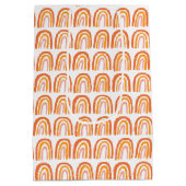 ピンクのオレンジ色のパターン虹の赤ちゃんシャワーギフト ミディアムペーパーバッグ (裏面)