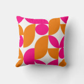 ピンクのオレンジ色の幾何学中央世紀のパターン クッション (裏面)