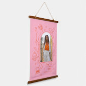 ピンクのオレンジ色の手描き写真卒業 吊り下げ型タペストリー (傾斜あり)