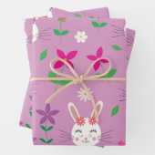 ピンクのオレンジ色の紫色の花を持つキュートイースターバニー ラッピングペーパーシート (インサイチュ)