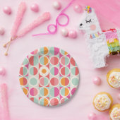 ピンクのオレンジ色の青い幾何学的パターン ペーパープレート (パーティー)