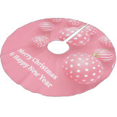 ピンクのオーナメントメリークリスマスとハッピーニューイヤー ブラッシュドポリエステルツリースカート (アングル)