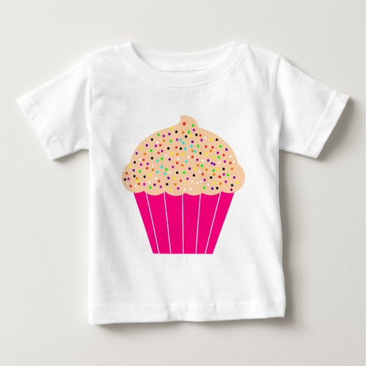 ピンクのカップケーキにスプリンクル ベビーTシャツ (正面)