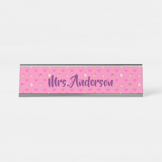 ピンクのカップケーキパターン デスクネームプレート (正面)