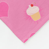 ピンクのカップケーキパターン フリースブランケット (角)