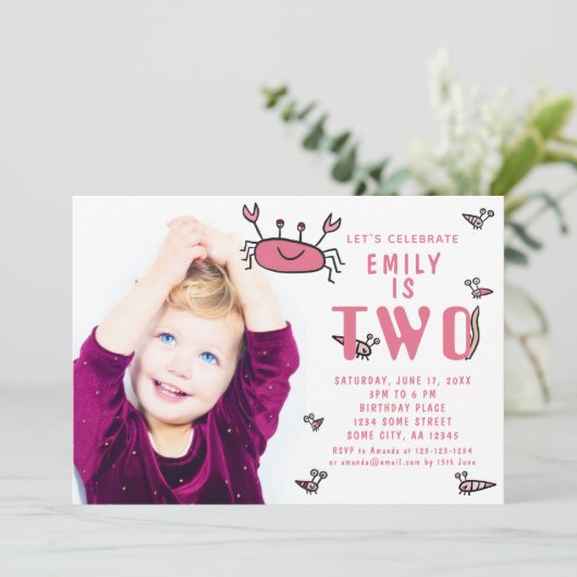 ピンクのカニの海の動物の女の子の写真2番目の誕生日 招待状 (スタンド正面)