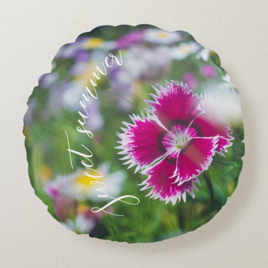 ピンクのカーネーションとデイジー ラウンドクッション (正面)