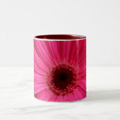 ピンクのガーベラのデイジーのマグ ツートーンマグカップ (中央)