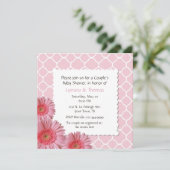 ピンクのガーベラデイジー カップルのベビーシャワー招待状 招待状 (スタンド正面)