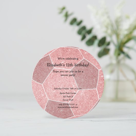 ピンクのガーリーサッカーをテーマにした誕生日パーティー 案内状 (スタンド正面)