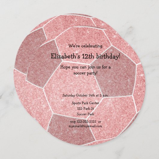 ピンクのガーリーサッカーをテーマにした誕生日パーティー 案内状 (正面/裏面)