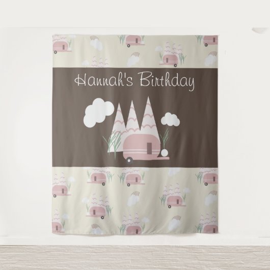ピンクのキャンピングカーでお誕生日パーティー タペストリー (正面)