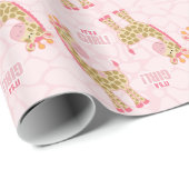 ピンクのキリンのジャングルサファリその女の子の赤ちゃんシャワー ラッピングペーパー (ロールコーナー)