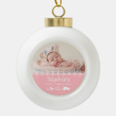 ピンクのキープサケフォトバビー初めてのクリスマス セラミックボールオーナメント (正面)