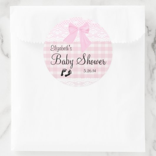 ピンクのギンガムとレースのイメージベビーシャワー – ラウンドシール (バッグ)